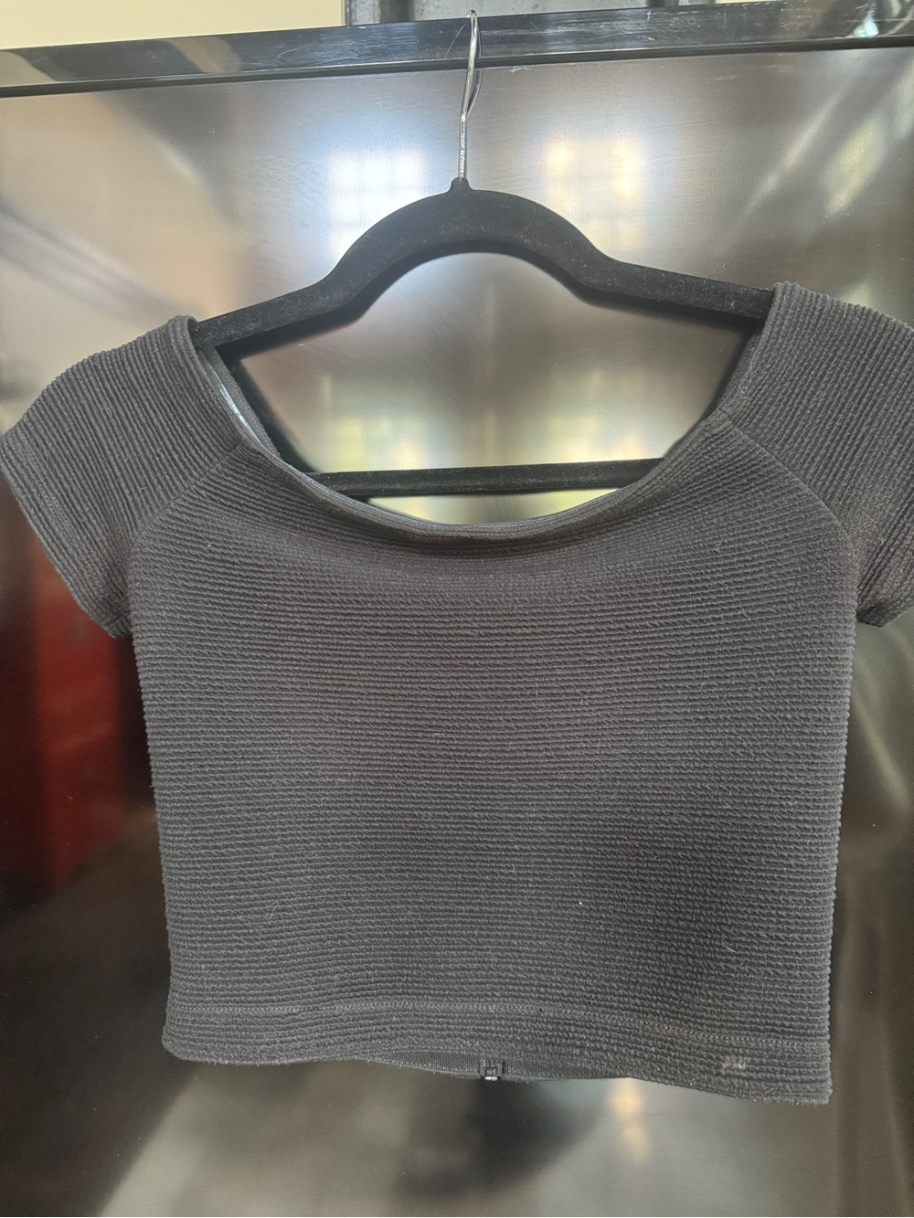 Alice + Olivia Black Ribbed Short Sleeve Crop Top